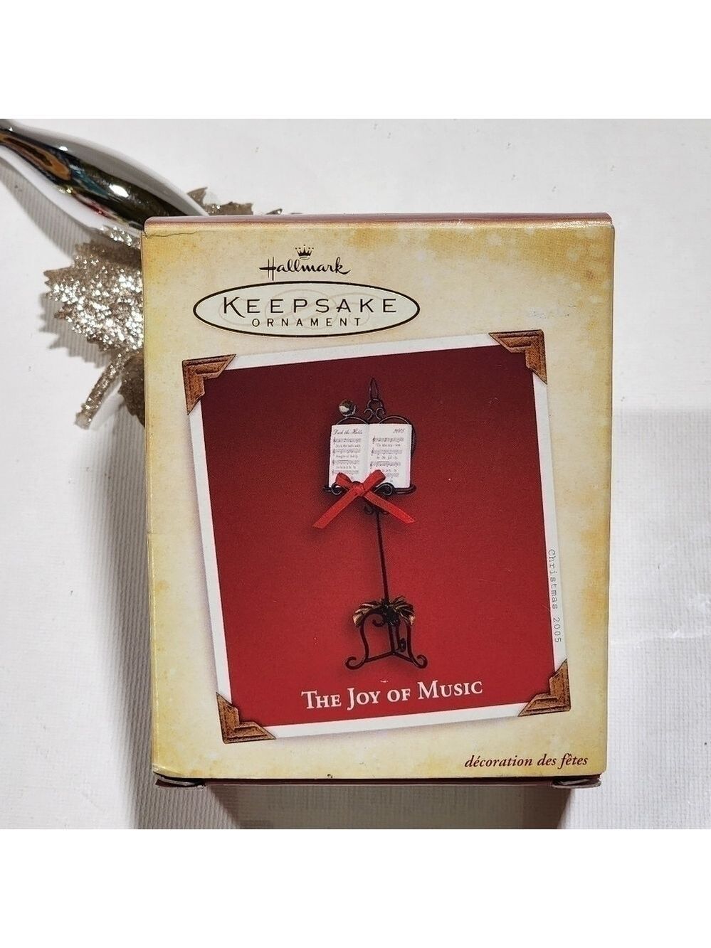 Hallmark 2005 The Joy of Music Stand with Bird ornament